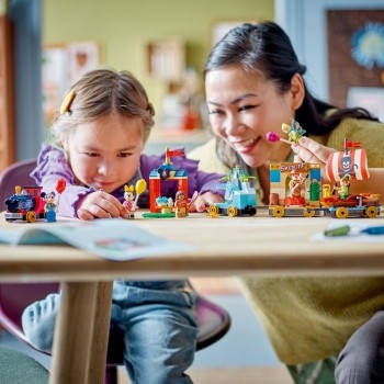 Mere et fille Le train en fete Lego Disney Run Market Réunion